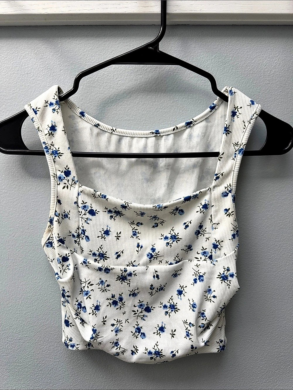 SHEIN Floral Crop Top in White & Blue Size Small